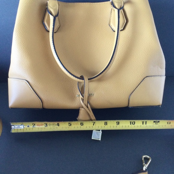 Nine West Faux Leather crossbody satchel shoulder Handbag Vacation Gold Zipper - Picture 11 of 15